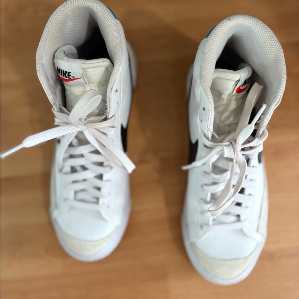 Nike Blazer Mid 77 (GS) Vintage White / Black / Blue Lightning Shoe. Size 7 Y. - Picture 7 of 11
